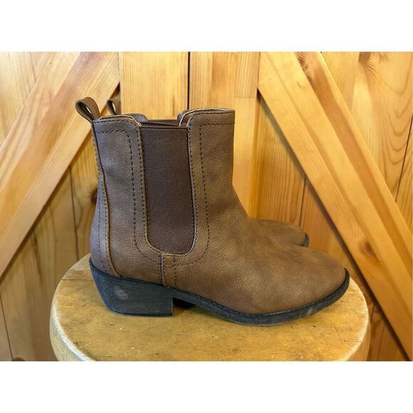 Maurices Boots Womens 7M Abigail Ankle Chelsea Booties Brown Faux Leather - Picture 1 of 8